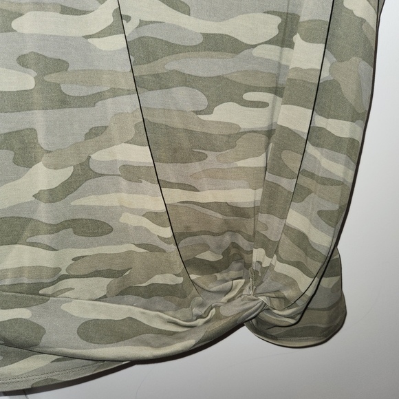 Torrid Green and Tan Fitted Tank Top - Picture 3 of 5